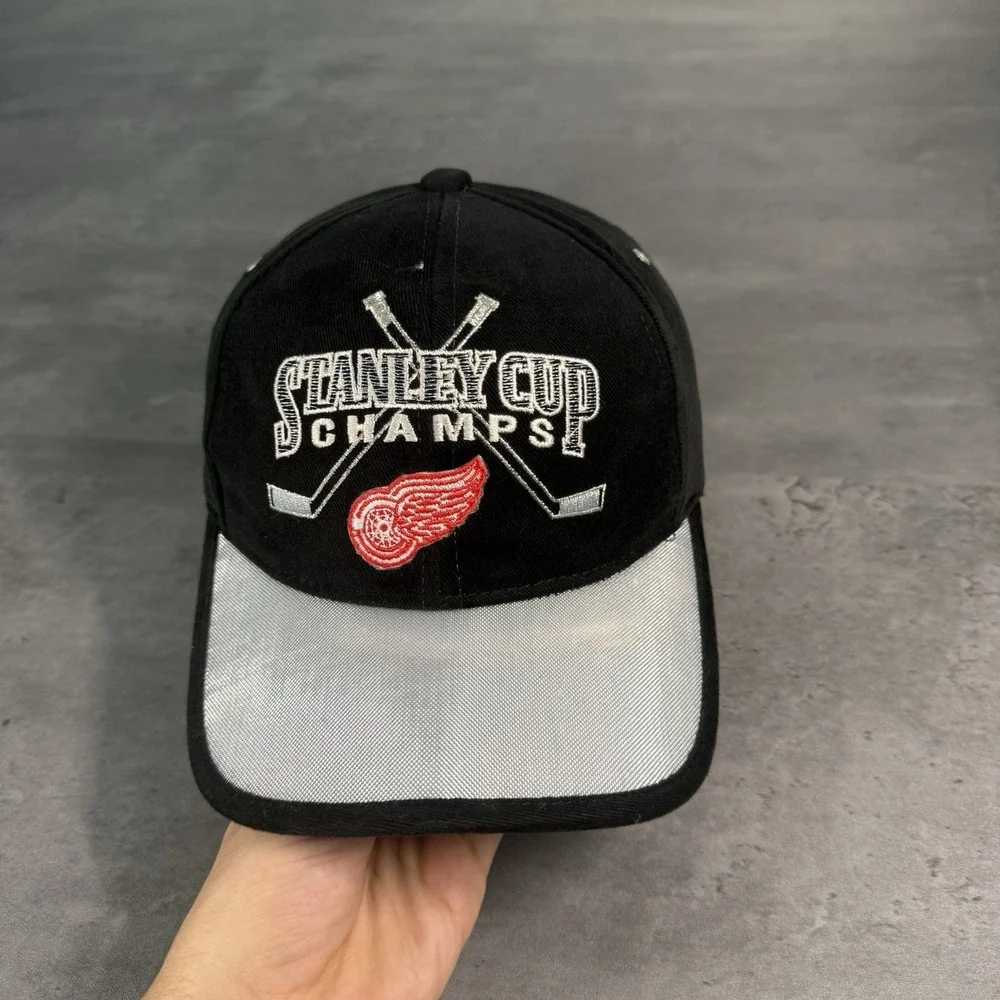 Vintage 90s Detroit Red Wings Hat Starter Stanley‎ Cup Champions Cotton Hockey